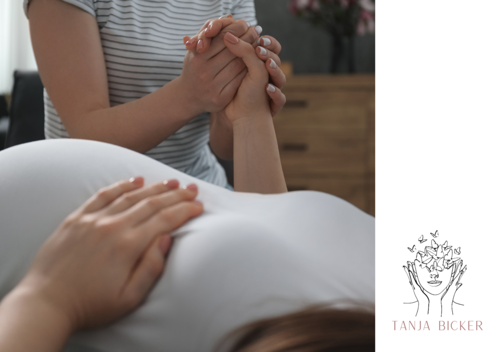 Geburtsvorbereitung mit Cranioscral Therapie und Schwangerschaftsyoga in Stans bei Tanja Bicker